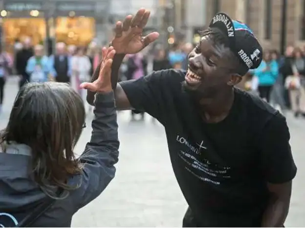 Salim mzé hamadi + oulouy. "Jam session de danzas del océano índico y danzas urbanas afro"