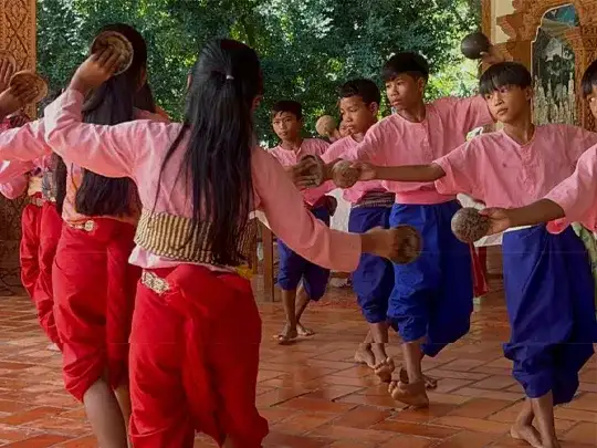 Danza, dignidad y encuentro: espectáculo de danza camboyana