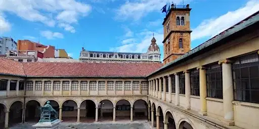 "Free tour" of the city of oviedo in english