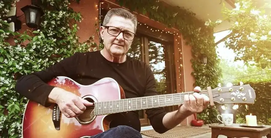 Begoña. LUIS BELLO (blues, country. Cantautor)