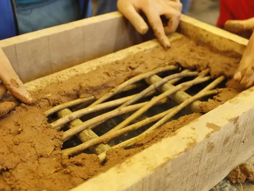 Taller ''construir con madera y barro''