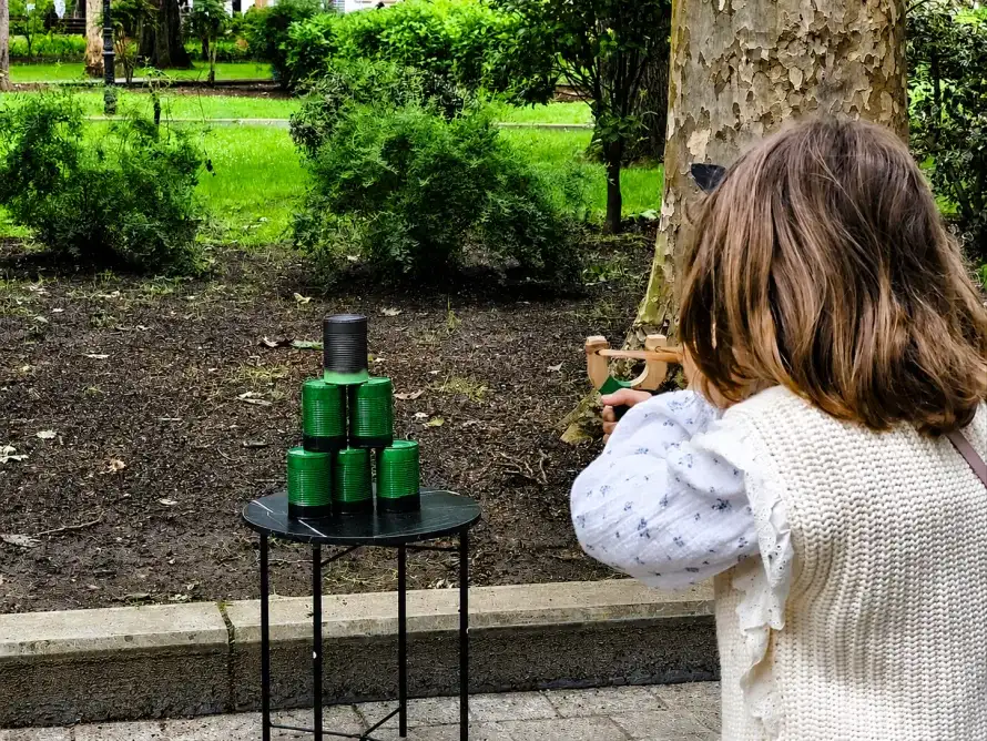 Juegos tradicionales. Juega madera, dale al coco y a la madera