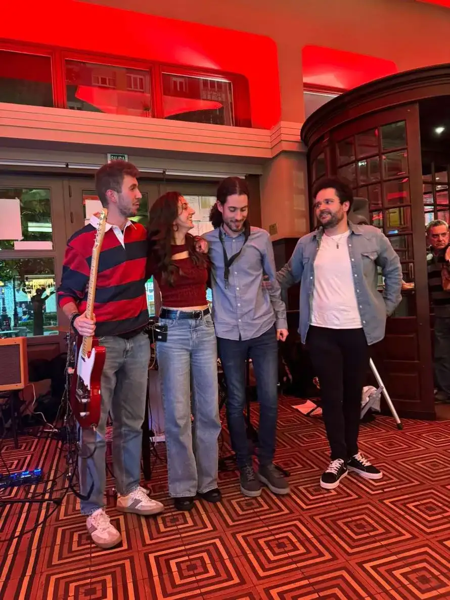 Plaza tres de abril. ÍTACA. (Pop rock)