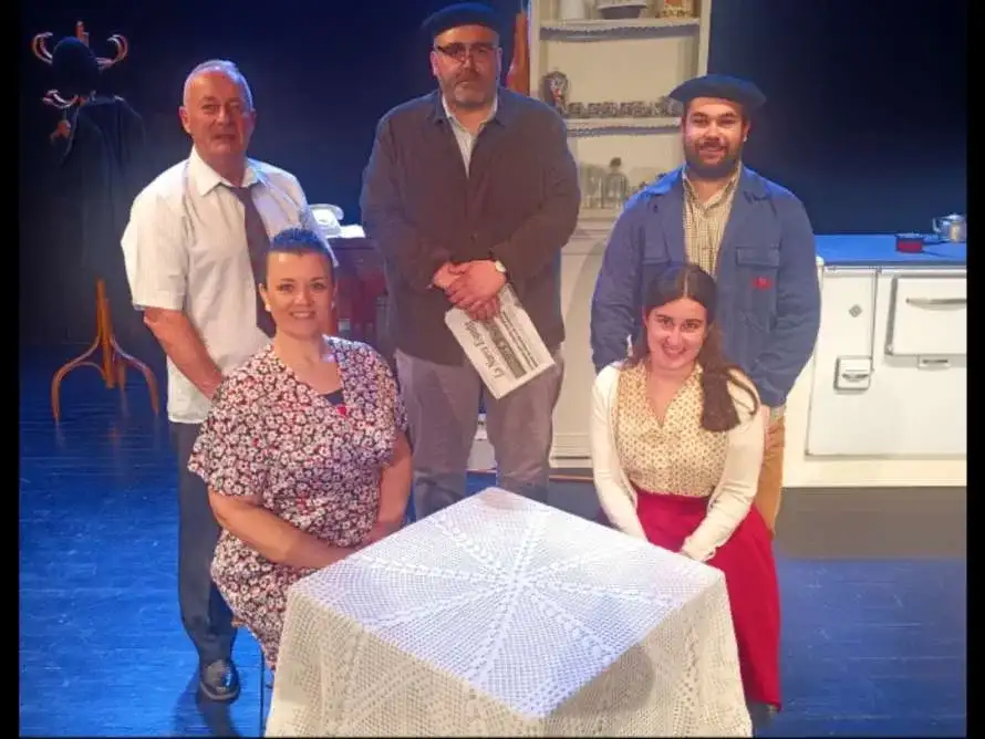 Escena amateur. Grupu teatru san félix de valdesoto: cróniques de valdesoto.