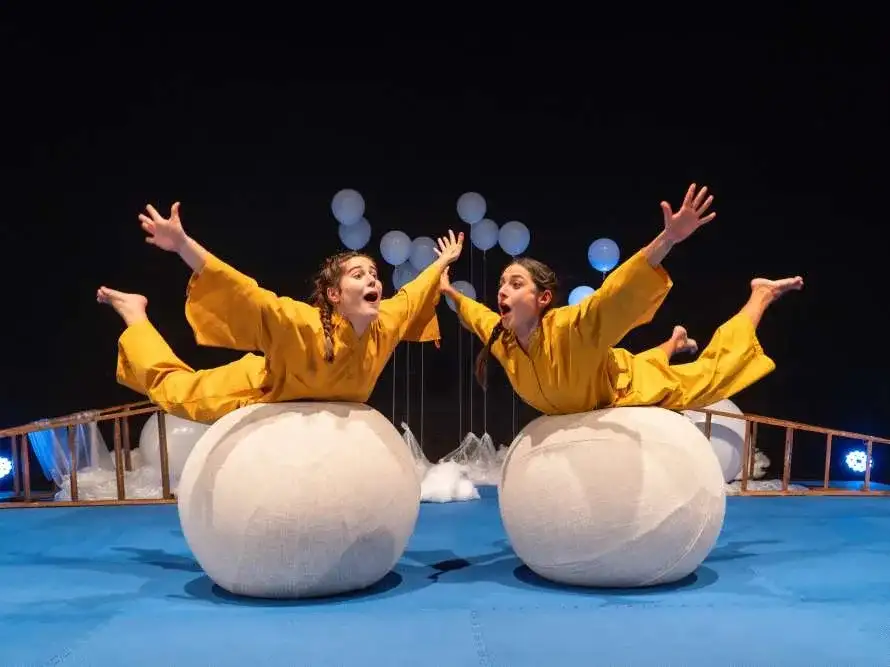 Teatro O Cubo: Voo (centros educativos)